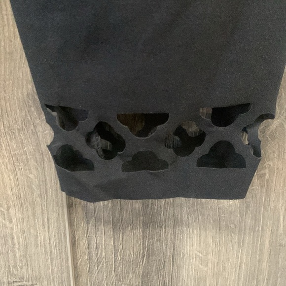 Emery Rose Black Elastic Waist Die Cut Ankle Leggings Women's Size Small - Picture 4 of 8